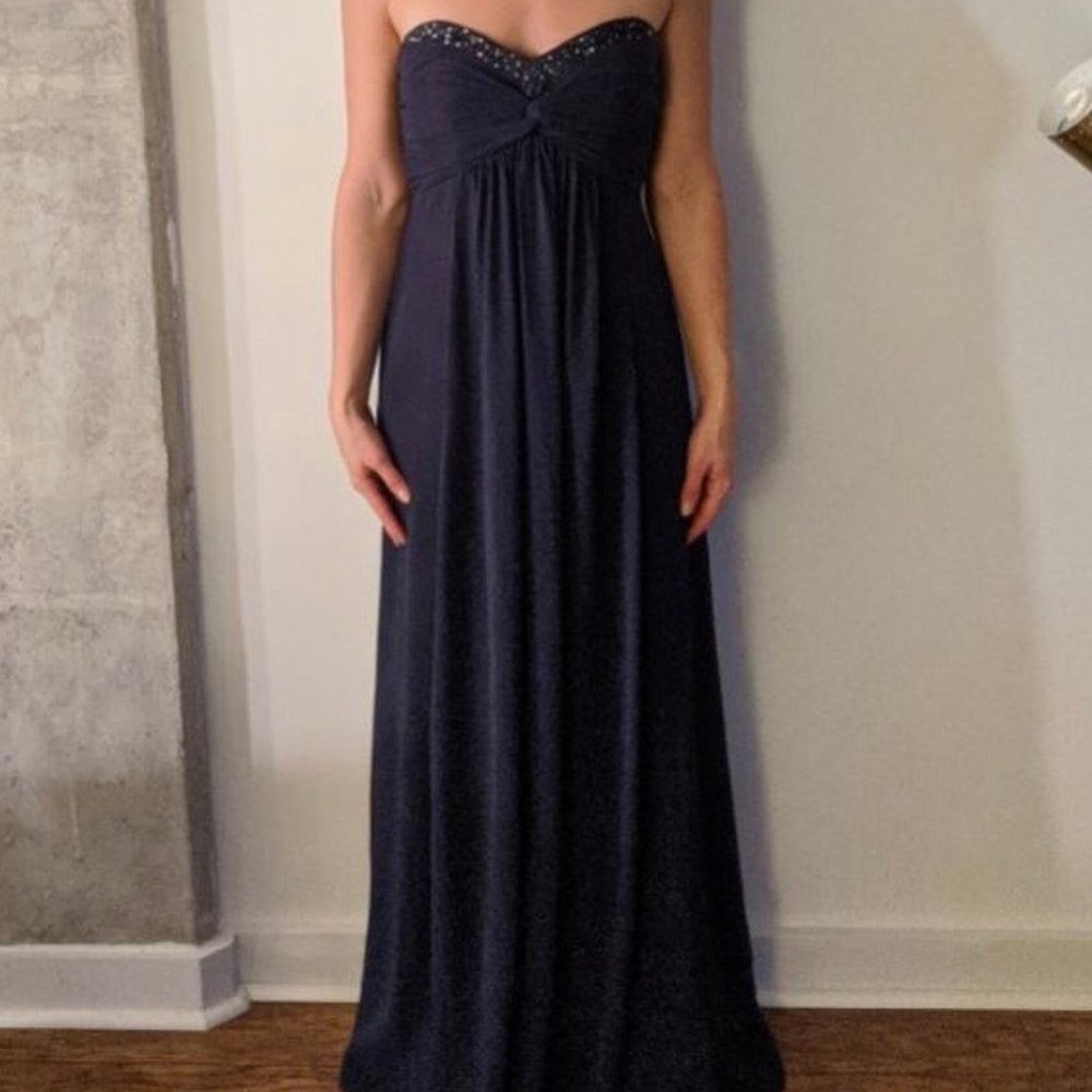 Strapless floorlength dress